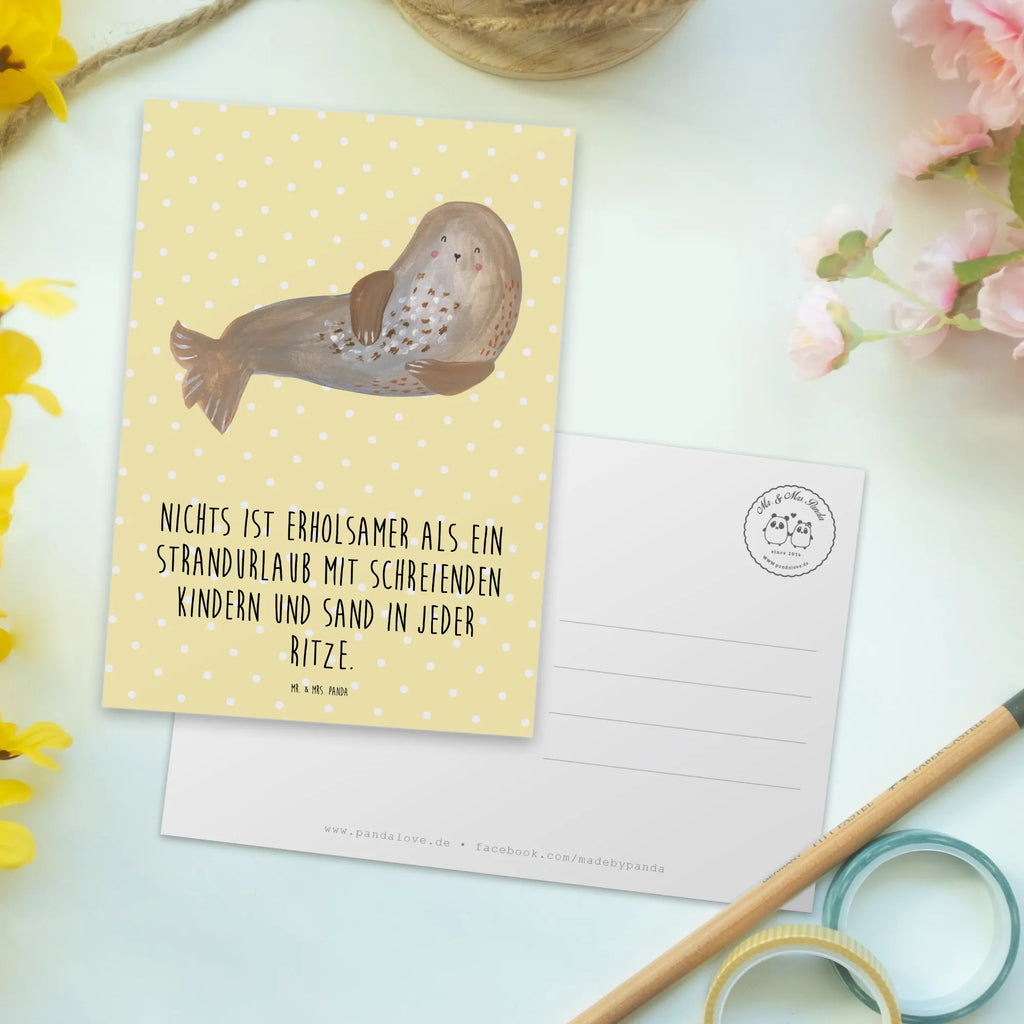 Postcard Nichts ist erholsamer als ein Strandurlaub mit schreienden Kindern und Sand in jeder Ritze. Grußkarte, Ansichtskarte, Postkarte, bildkarte, Postkarten, einzelkarte, Motivkarte, Fotokarte, Designkarte, kunstkarte, Ansichtskarten, spruchkarte, Kunstkarten, Sommer, Sommermotive, Urlaubsmotive, Produkte für Urlauber, Sommer Produkte