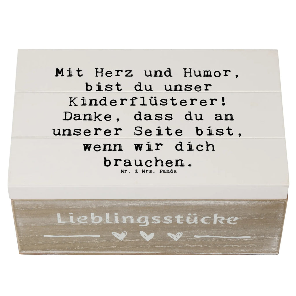Wooden chest Saying Mit Herz und Humor, bist du unser Kinderflüsterer! Danke, dass du an unserer Seite bist, wenn wir dich brauchen. Holzkiste, Kiste, Schatzkiste, Truhe, Schatulle, XXL, Erinnerungsbox, Erinnerungskiste, Dekokiste, Aufbewahrungsbox, Geschenkbox, Geschenkdose
