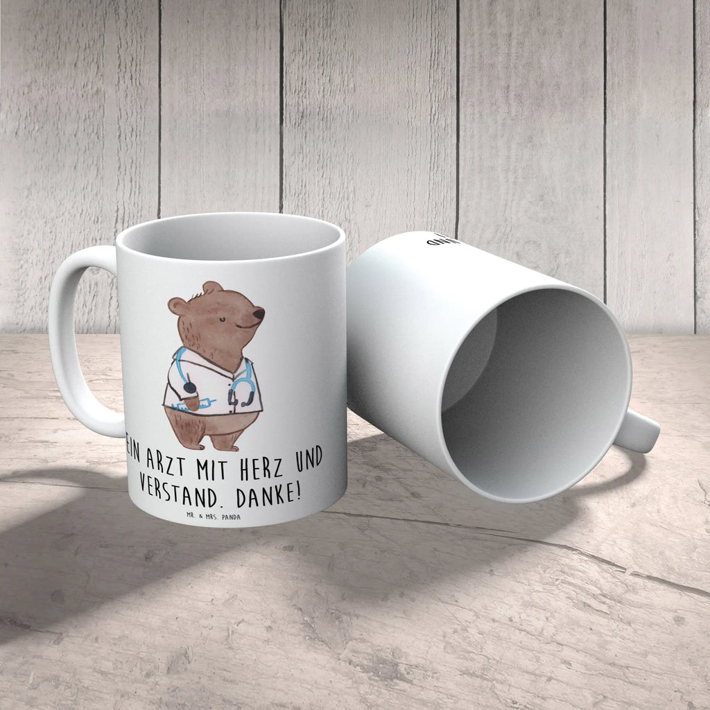 Mug Ein Arzt mit Herz und Verstand. Danke! Tasse mit Motiven, Porzellantasse, Geschenktasse, Keramiktasse, Kaffeetasse, Bürotasse, Tasse, Tasse mit Zitaten, Teetasse