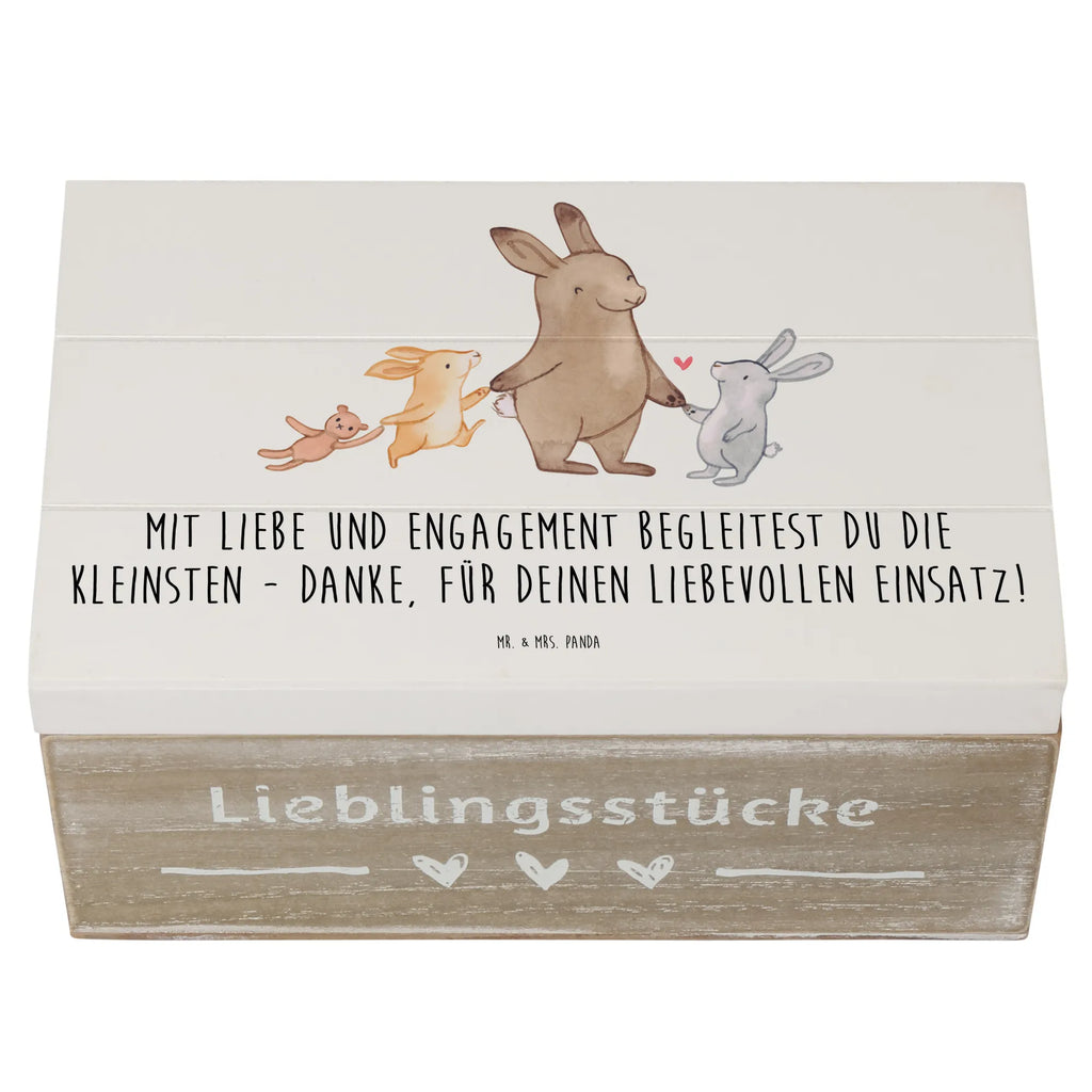 Wooden chest Mit Liebe und Engagement begleitest du die Kleinsten - Danke, für deinen liebevollen Einsatz! Kiste, Geschenkbox, Erinnerungskiste, Geschenkdose, Erinnerungsbox, Holzkiste, XXL, Dekokiste, Schatzkiste, Schatulle, Truhe, Aufbewahrungsbox