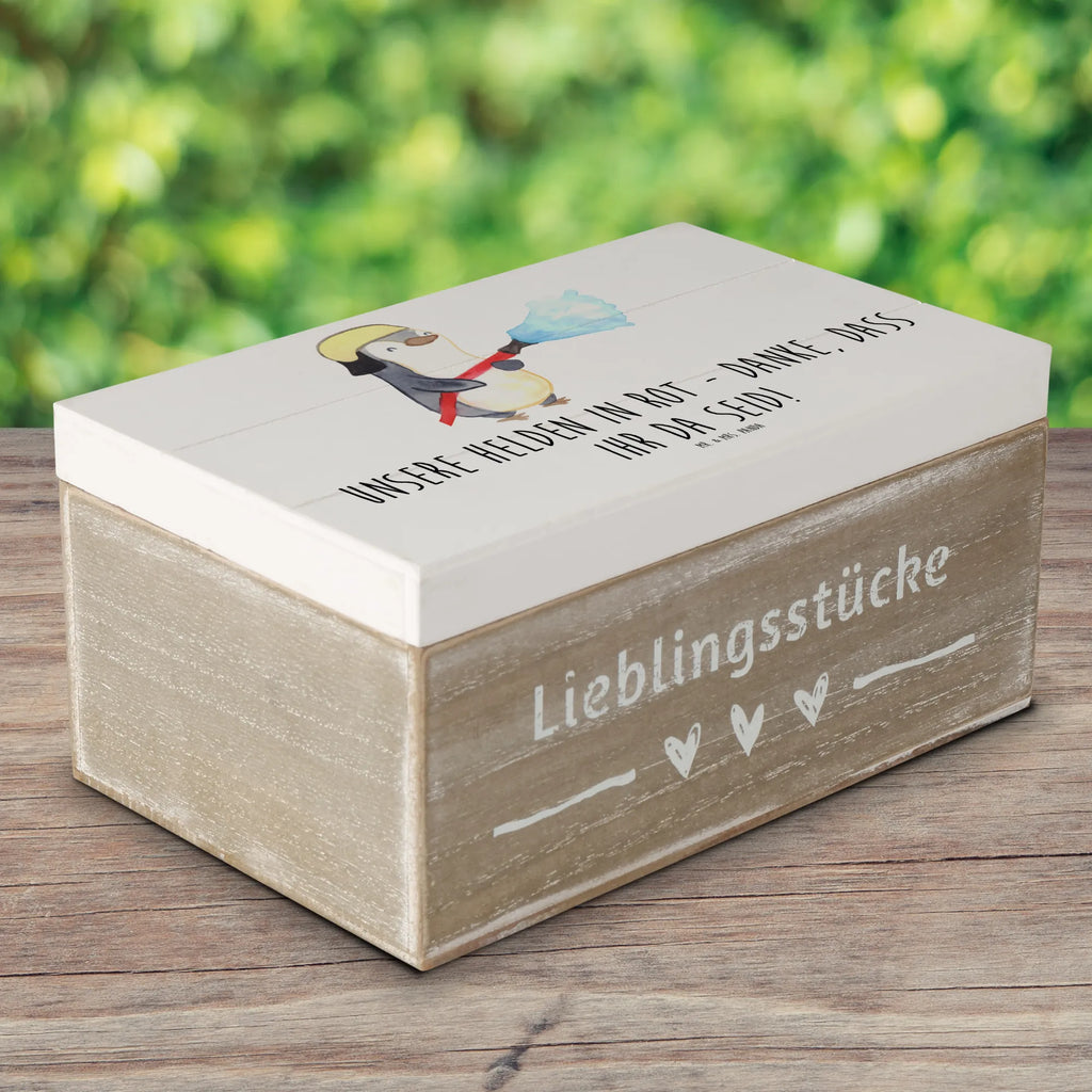 Wooden chest Unsere Helden in Rot - Danke, dass ihr da seid! Schatzkiste, Geschenkbox, Truhe, Aufbewahrungsbox, Kiste, Schatulle, Dekokiste, Holzkiste, XXL, Erinnerungsbox, Geschenkdose, Erinnerungskiste