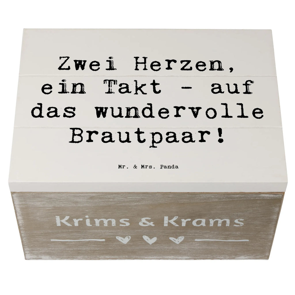 Wooden chest Saying Zwei Herzen, ein Takt - auf das wundervolle Brautpaar! Holzkiste, Kiste, Schatzkiste, Truhe, Schatulle, XXL, Erinnerungsbox, Erinnerungskiste, Dekokiste, Aufbewahrungsbox, Geschenkbox, Geschenkdose, Hochzeit, Hochzeitsgeschenk, Ehe, Hochzeitsfeier, Trauung, Trauungsgeschenk, Hochzeitskarte, Verlobungsfeier, Verlobungsgeschenk, Hochzeitsgeschenkideen, Hochzeitsgeschenke für Brautpaar