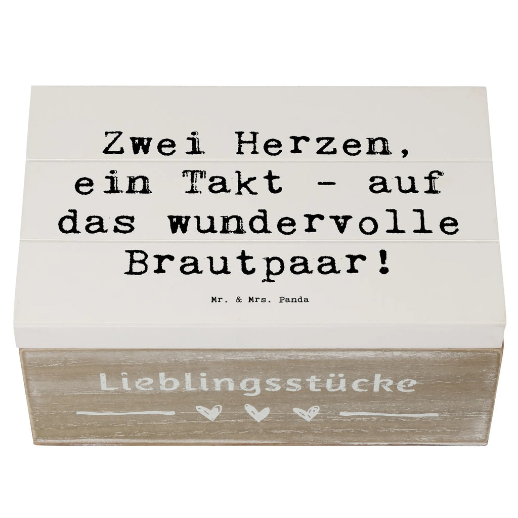 Wooden chest Saying Zwei Herzen, ein Takt - auf das wundervolle Brautpaar! Holzkiste, Kiste, Schatzkiste, Truhe, Schatulle, XXL, Erinnerungsbox, Erinnerungskiste, Dekokiste, Aufbewahrungsbox, Geschenkbox, Geschenkdose, Hochzeit, Hochzeitsgeschenk, Ehe, Hochzeitsfeier, Trauung, Trauungsgeschenk, Hochzeitskarte, Verlobungsfeier, Verlobungsgeschenk, Hochzeitsgeschenkideen, Hochzeitsgeschenke für Brautpaar
