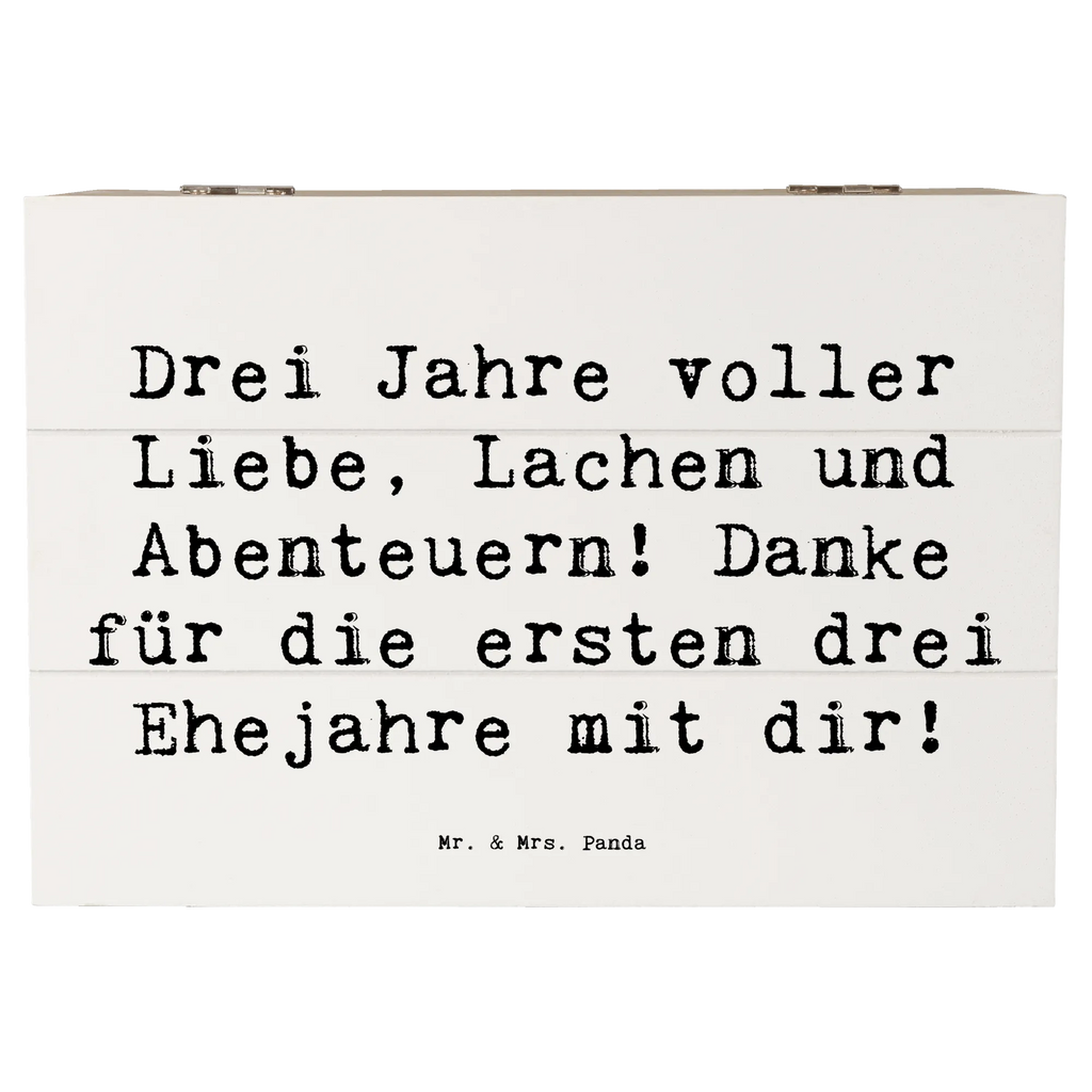 Wooden chest Saying Drei Jahre voller Liebe, Lachen und Abenteuern! Danke für die ersten drei Ehejahre mit dir! Kiste, Geschenkbox, Schatzkiste, Truhe, Dekokiste, Holzkiste, Erinnerungskiste, Erinnerungsbox, Aufbewahrungsbox, Schatulle, Geschenkdose, XXL, Hochzeit, Hochzeitsgeschenk, Ehe, Hochzeitsfeier, Trauung, Trauungsgeschenk, Hochzeitskarte, Verlobungsfeier, Verlobungsgeschenk, Hochzeitsgeschenkideen, Hochzeitsgeschenke für Brautpaar