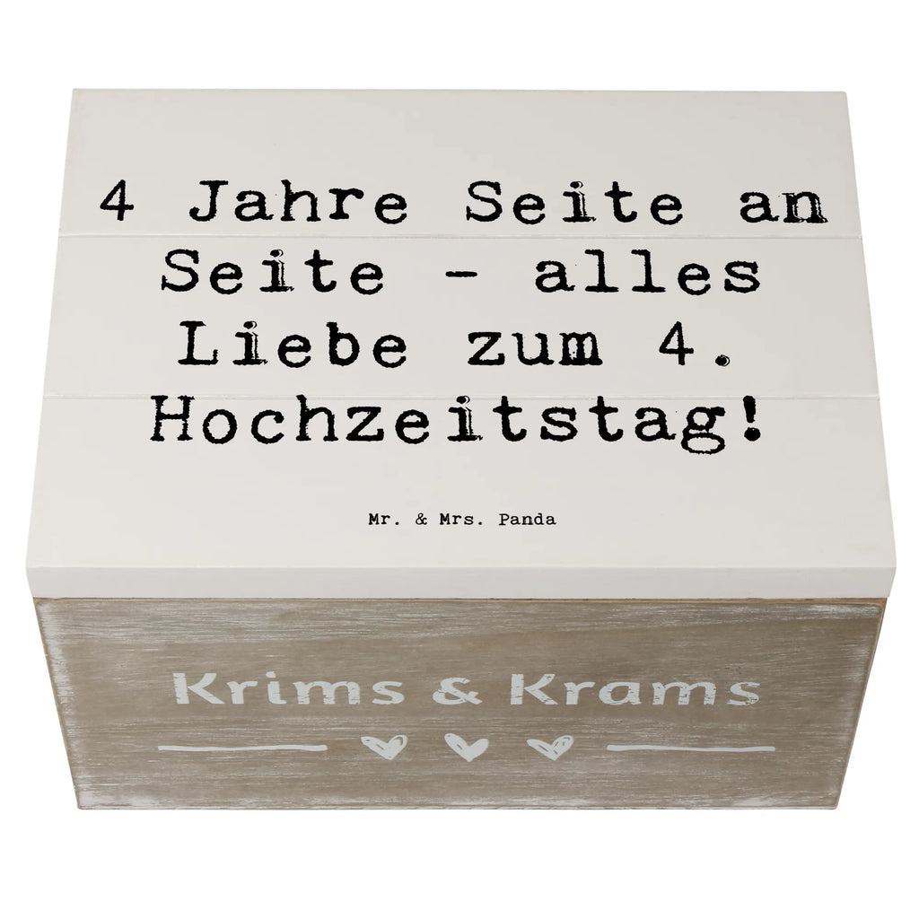 Wooden chest Saying 4 Jahre Seite an Seite - alles Liebe zum 4. Hochzeitstag! Holzkiste, Kiste, Schatzkiste, Truhe, Schatulle, XXL, Erinnerungsbox, Erinnerungskiste, Dekokiste, Aufbewahrungsbox, Geschenkbox, Geschenkdose, Hochzeit, Hochzeitsgeschenk, Ehe, Hochzeitsfeier, Trauung, Trauungsgeschenk, Hochzeitskarte, Verlobungsfeier, Verlobungsgeschenk, Hochzeitsgeschenkideen, Hochzeitsgeschenke für Brautpaar