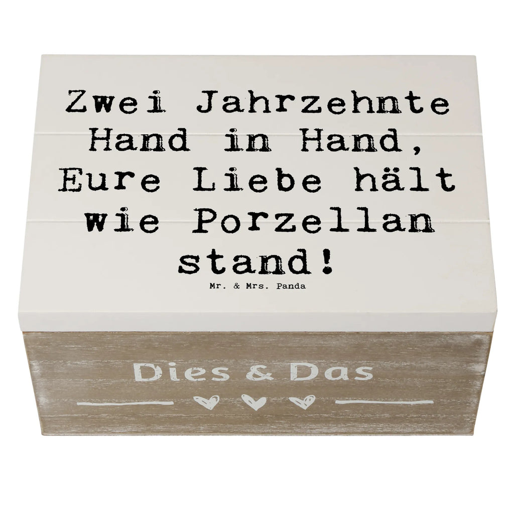 Holzkiste Spruch 20. Hochzeitstag Porzellanhochzeit XXL, Aufbewahrungsbox, Dekokiste, Geschenkbox, Erinnerungskiste, Erinnerungsbox, Holzkiste, Schatulle, Schatzkiste, Kiste, Geschenkdose, Truhe, Hochzeit, Hochzeitsgeschenk, Ehe, Hochzeitsfeier, Trauung, Trauungsgeschenk, Hochzeitskarte, Verlobungsfeier, Verlobungsgeschenk, Hochzeitsgeschenkideen, Hochzeitsgeschenke für Brautpaar
