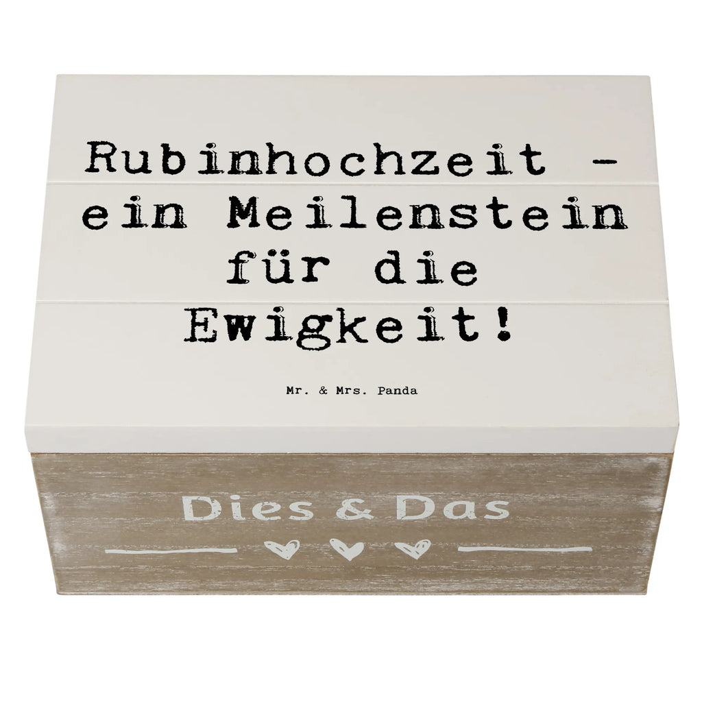 Holzkiste Spruch 40. Hochzeitstag Rubinhochzeit Dekokiste, Kiste, Geschenkbox, XXL, Aufbewahrungsbox, Geschenkdose, Erinnerungsbox, Schatulle, Holzkiste, Schatzkiste, Erinnerungskiste, Truhe, Hochzeit, Hochzeitsgeschenk, Ehe, Hochzeitsfeier, Trauung, Trauungsgeschenk, Hochzeitskarte, Verlobungsfeier, Verlobungsgeschenk, Hochzeitsgeschenkideen, Hochzeitsgeschenke für Brautpaar
