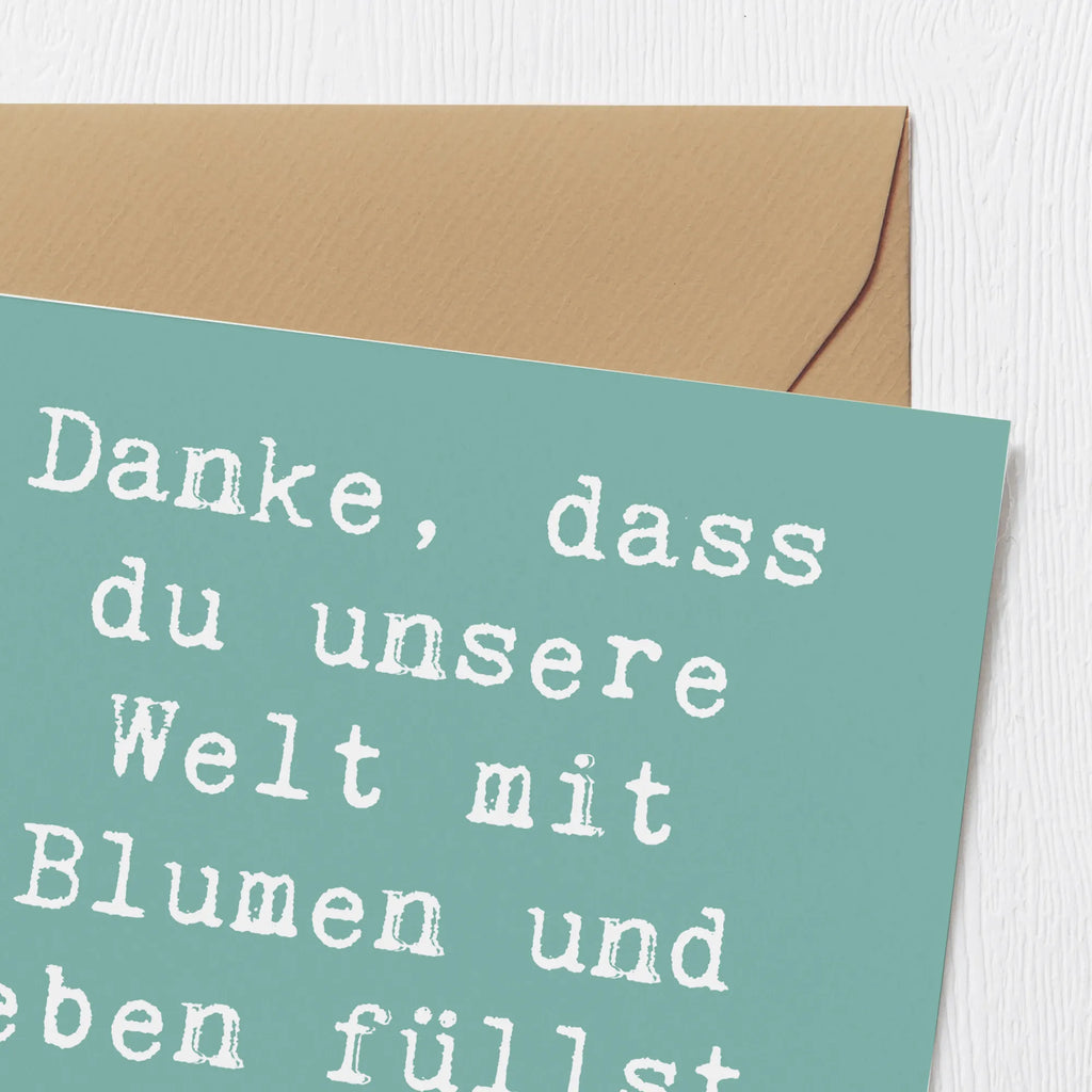Deluxe Card Saying Danke, dass du unsere Welt mit Blumen und Leben füllst, lieber Gärtner! Karte, Hochwertige Klappkarte, Geburtstagskarte, Einladungskarte, Hochwertige Grußkarte, Grußkarte, Hochzeitskarte, Glückwunschkarte, Klappkarte, sprüche, zitate, spruch kollektion, inspiration, motivation, lebensweisheiten, geschenkideen, wanddeko, wohnaccessoires, sprüche sammlung, schöne sprüche, glück, liebe, freude, lächeln, alltag verschönern, nachhaltige geschenke, dekoration, kreativ, einzigartig, shopify, mr and mrs panda