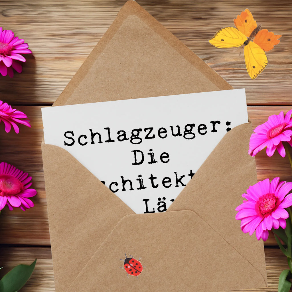 Deluxe Card Saying Schlagzeuger: Die Architekten des Lärms, Meister des Rhythmus. Einladungskarte, Geburtstagskarte, Karte, Hochwertige Klappkarte, Grußkarte, Hochwertige Grußkarte, Klappkarte, Hochzeitskarte, Glückwunschkarte, Instrumente, Geschenke Musiker, Musikliebhaber