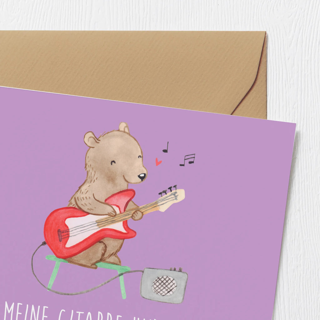 Deluxe Card Ja, meine Gitarre und ich sind unzertrennlich, vor allem weil sie mir am Knie klebt. Glückwunschkarte, Klappkarte, Hochzeitskarte, Karte, Hochwertige Grußkarte, Geburtstagskarte, Grußkarte, Hochwertige Klappkarte, Einladungskarte, Instrumente, Geschenke Musiker, Musikliebhaber