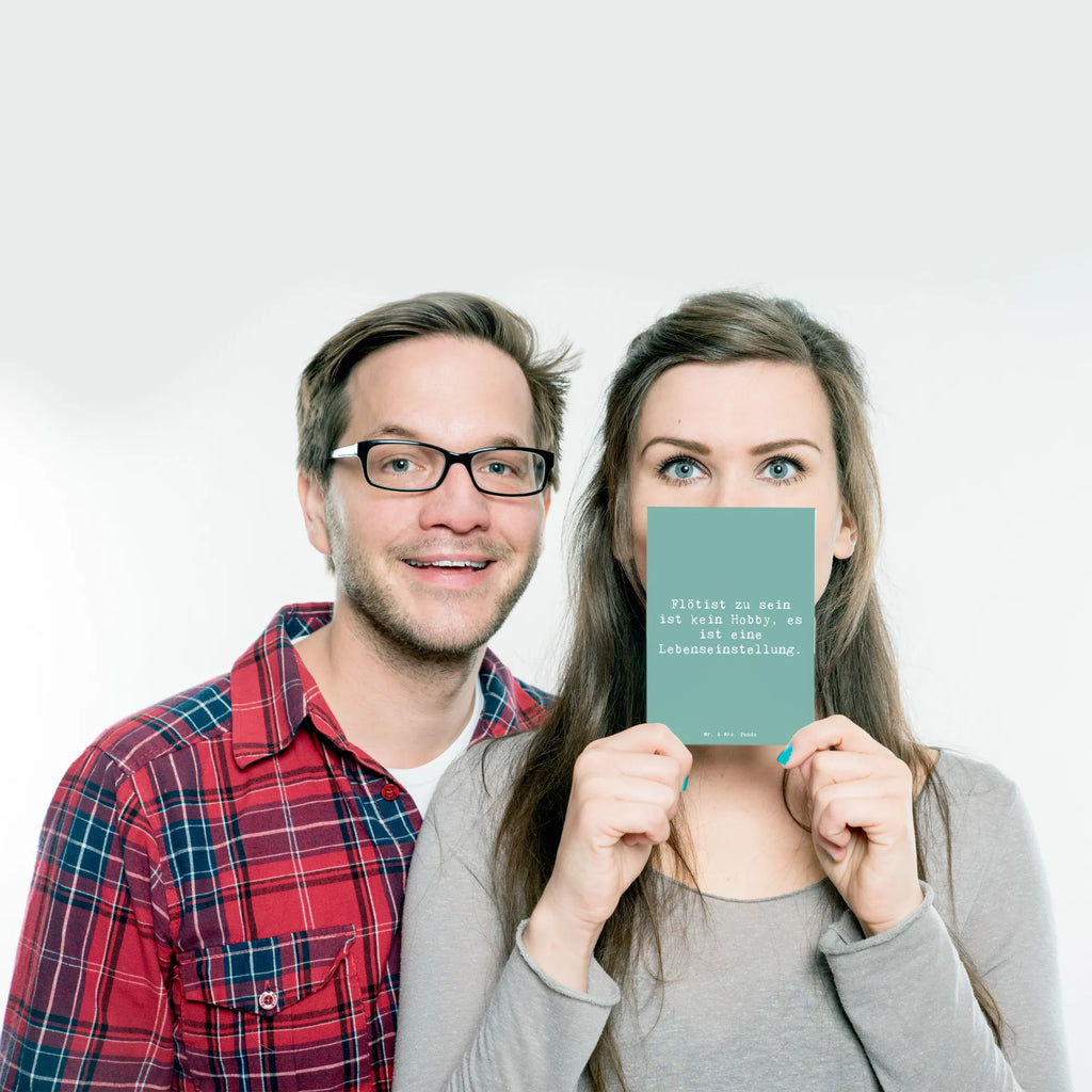 Postkarte Spruch Flötist zu sein ist kein Hobby, es ist eine Lebenseinstellung. Geburtstagskarte, Einladungskarten Geburtstag, Ansichtskarte, Postkarte, Einladung, Ansichtskarten, Geschenkkarte, Karte, Grußkarte, Dankeskarte, Einladung Geburtstag, Einladungskarte, Instrumente, Geschenke Musiker, Musikliebhaber