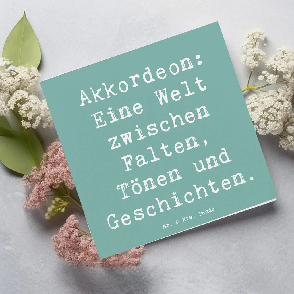 Deluxe Karte Spruch Akkordeon: Eine Welt zwischen Falten, Tönen und Geschichten. Geburtstagskarte, Hochzeitskarte, Hochwertige Klappkarte, Einladungskarte, Karte, Hochwertige Grußkarte, Grußkarte, Glückwunschkarte, Klappkarte, Instrumente, Geschenke Musiker, Musikliebhaber
