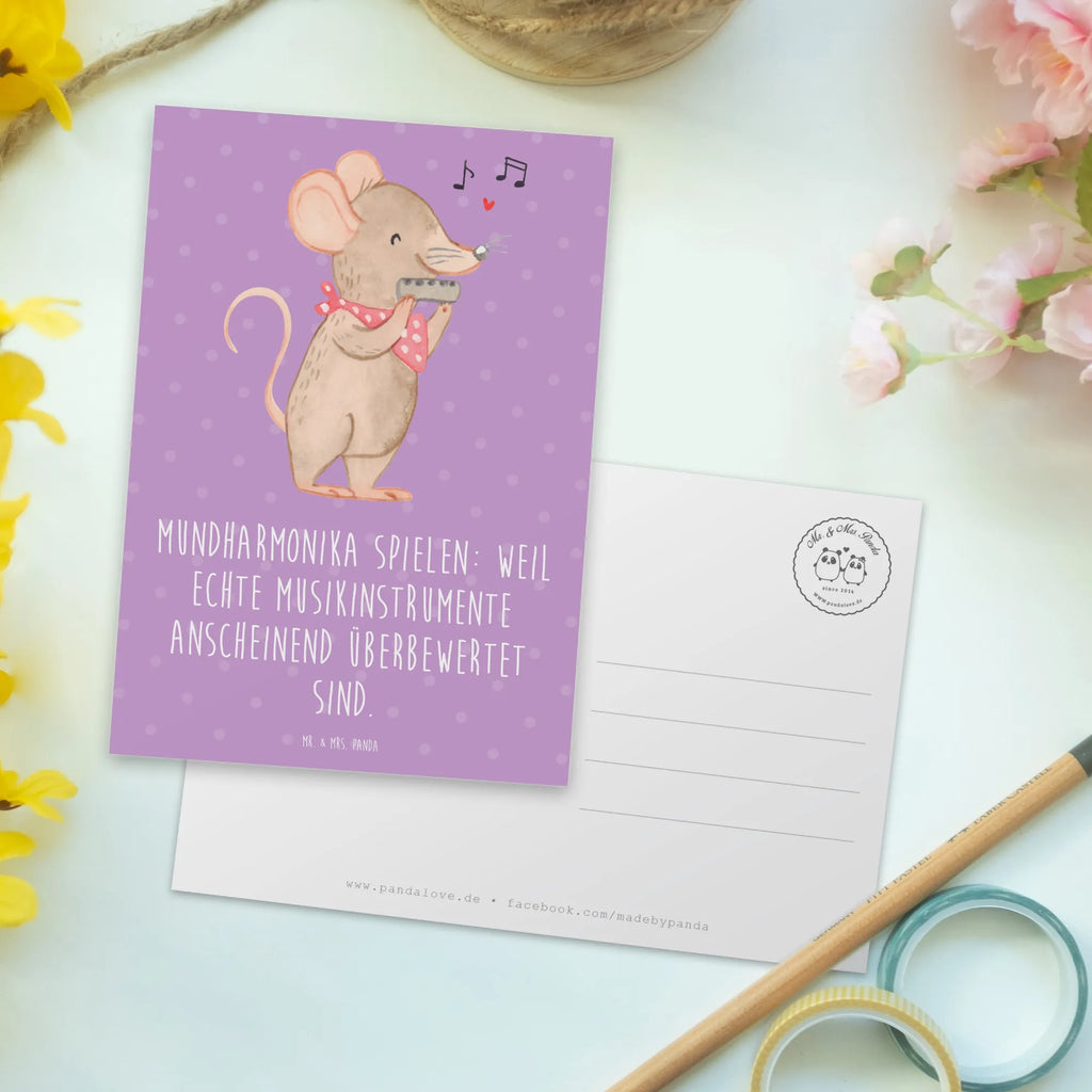 Postcard Mundharmonika spielen: Weil echte Musikinstrumente anscheinend überbewertet sind. Geschenkkarte, Ansichtskarten, Ansichtskarte, Dankeskarte, Karte, Einladung Geburtstag, Einladungskarten Geburtstag, Postkarte, Einladung, Geburtstagskarte, Grußkarte, Einladungskarte, Instrumente, Geschenke Musiker, Musikliebhaber