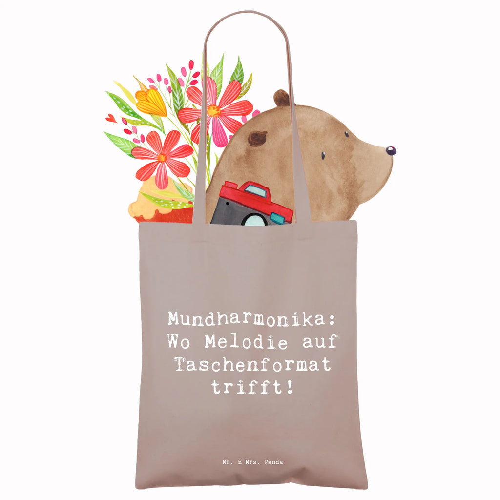 Tragetasche Spruch Mundharmonika: Wo Melodie auf Taschenformat trifft! Stofftasche, Jutetasche, Laptoptasche, Strandtasche, Tasche, Beutel, Beuteltasche, Tragetasche, Shopper, Schultertasche, Einkaufstasche, Jutebeutel, Einkaufstüte, Umhängetasche, Badetasche, Stoffbeutel, Instrumente, Geschenke Musiker, Musikliebhaber
