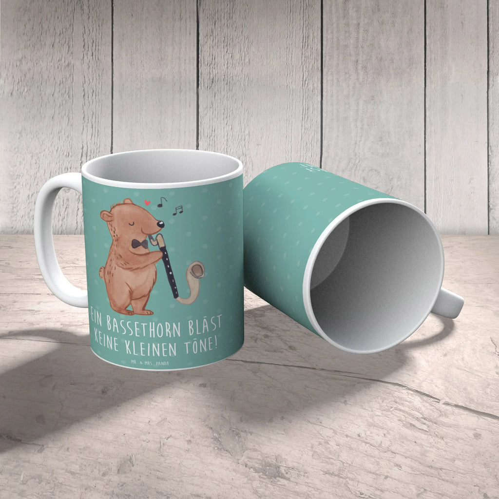 Mug Ein Bassethorn bläst keine kleinen Töne! Porzellantasse, Teetasse, Tasse mit Motiven, Tasse mit Zitaten, Geschenktasse, Bürotasse, Keramiktasse, Kaffeetasse, Tasse, Instrumente, Geschenke Musiker, Musikliebhaber