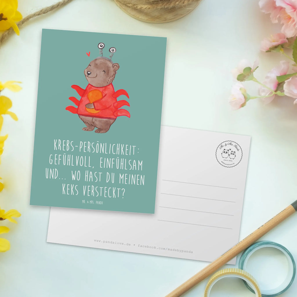 Postcard Krebs-Persönlichkeit: Gefühlvoll, einfühlsam und... wo hast du meinen Keks versteckt? Postkarte, Grußkarte, Ansichtskarten, Einladungskarte, Dankeskarte, Einladungskarten Geburtstag, Einladung Geburtstag, Karte, Geburtstagskarte, Geschenkkarte, Ansichtskarte, Einladung, Tierkreiszeichen, Sternzeichen, Horoskop, Astrologie, Aszendent