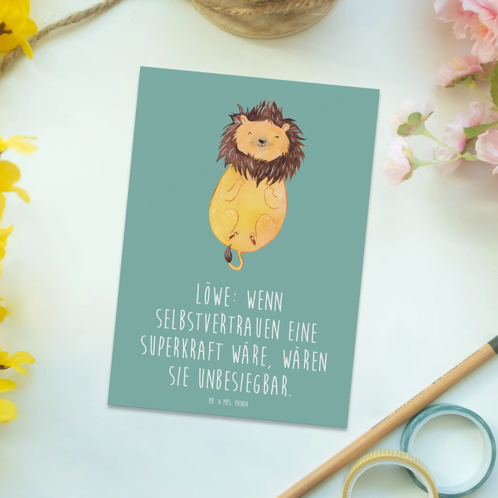Postcard Löwe: Wenn Selbstvertrauen eine Superkraft wäre, wären sie unbesiegbar. Karte, Grußkarte, Ansichtskarten, Einladung Geburtstag, Einladung, Einladungskarten Geburtstag, Geschenkkarte, Geburtstagskarte, Postkarte, Dankeskarte, Einladungskarte, Ansichtskarte, Tierkreiszeichen, Sternzeichen, Horoskop, Astrologie, Aszendent