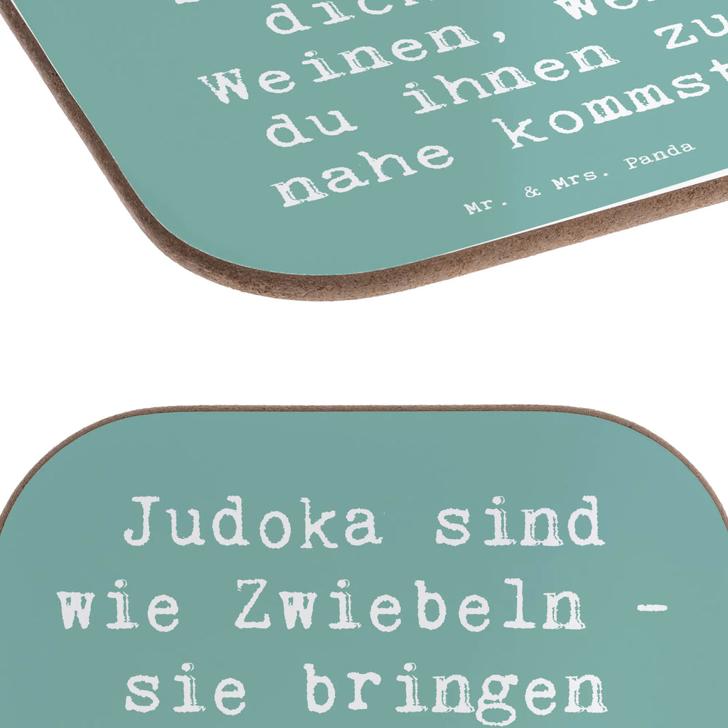 Square coaster Saying Judoka sind wie Zwiebeln - sie bringen dich zum Weinen, wenn du ihnen zu nahe kommst. Untersetzer Design, Untersetzer aus Holz, Untersetzer Holz, Holzuntersetzer, Getränkeuntersetzer, Tassen Untersetzer, Glasuntersetzer, Korkuntersetzer, Untersetzer, Bierdeckel, Untersetzer für Gläser, Untersetzer Gläser, Geschenk, Sport, Sportart, Hobby, Schenken, Danke, Dankeschön, Auszeichnung, Gewinn, Sportler