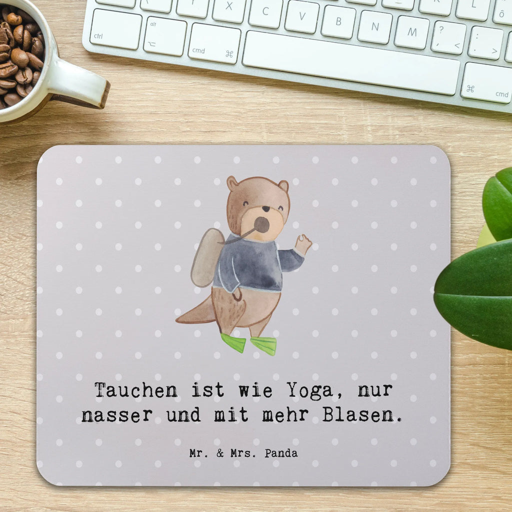 Mouse mat Tauchen ist wie Yoga, nur nasser und mit mehr Blasen. Mauspad Büro, Büroausstattung, Mausunterlage, Mousepad, Einzigartiges Mauspad, PC Zubehör, Mauspad, Arbeitszimmer, Computer zubehör, Designer Mauspad, Geschenk, Sport, Sportart, Hobby, Schenken, Danke, Dankeschön, Auszeichnung, Gewinn, Sportler
