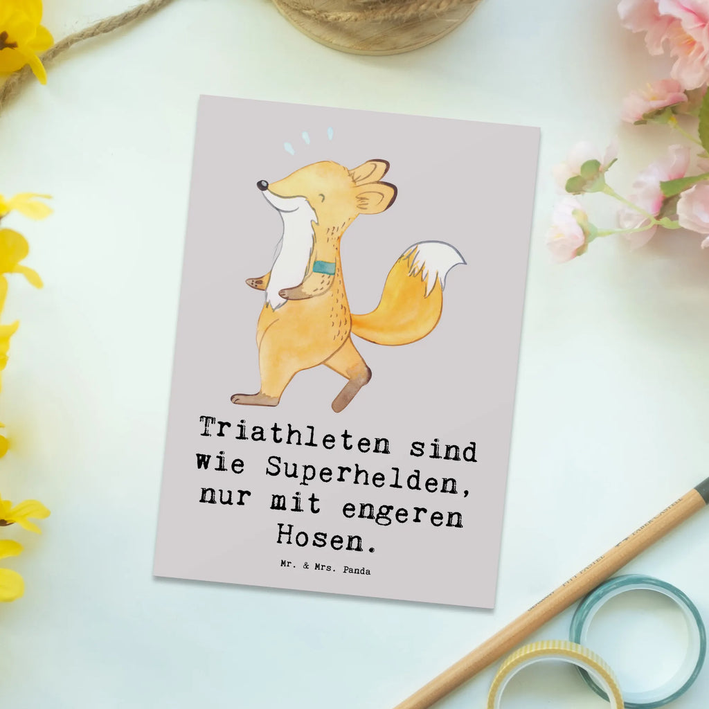Postcard Triathleten sind wie Superhelden, nur mit engeren Hosen. Einladungskarte, Postkarte, Ansichtskarten, Einladung Geburtstag, Geschenkkarte, Einladungskarten Geburtstag, Einladung, Ansichtskarte, Karte, Grußkarte, Geburtstagskarte, Dankeskarte, Geschenk, Sport, Sportart, Hobby, Schenken, Danke, Dankeschön, Auszeichnung, Gewinn, Sportler