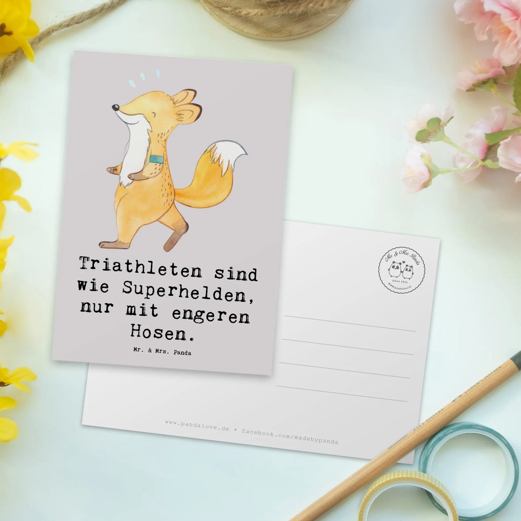 Postcard Triathleten sind wie Superhelden, nur mit engeren Hosen. Einladungskarte, Postkarte, Ansichtskarten, Einladung Geburtstag, Geschenkkarte, Einladungskarten Geburtstag, Einladung, Ansichtskarte, Karte, Grußkarte, Geburtstagskarte, Dankeskarte, Geschenk, Sport, Sportart, Hobby, Schenken, Danke, Dankeschön, Auszeichnung, Gewinn, Sportler