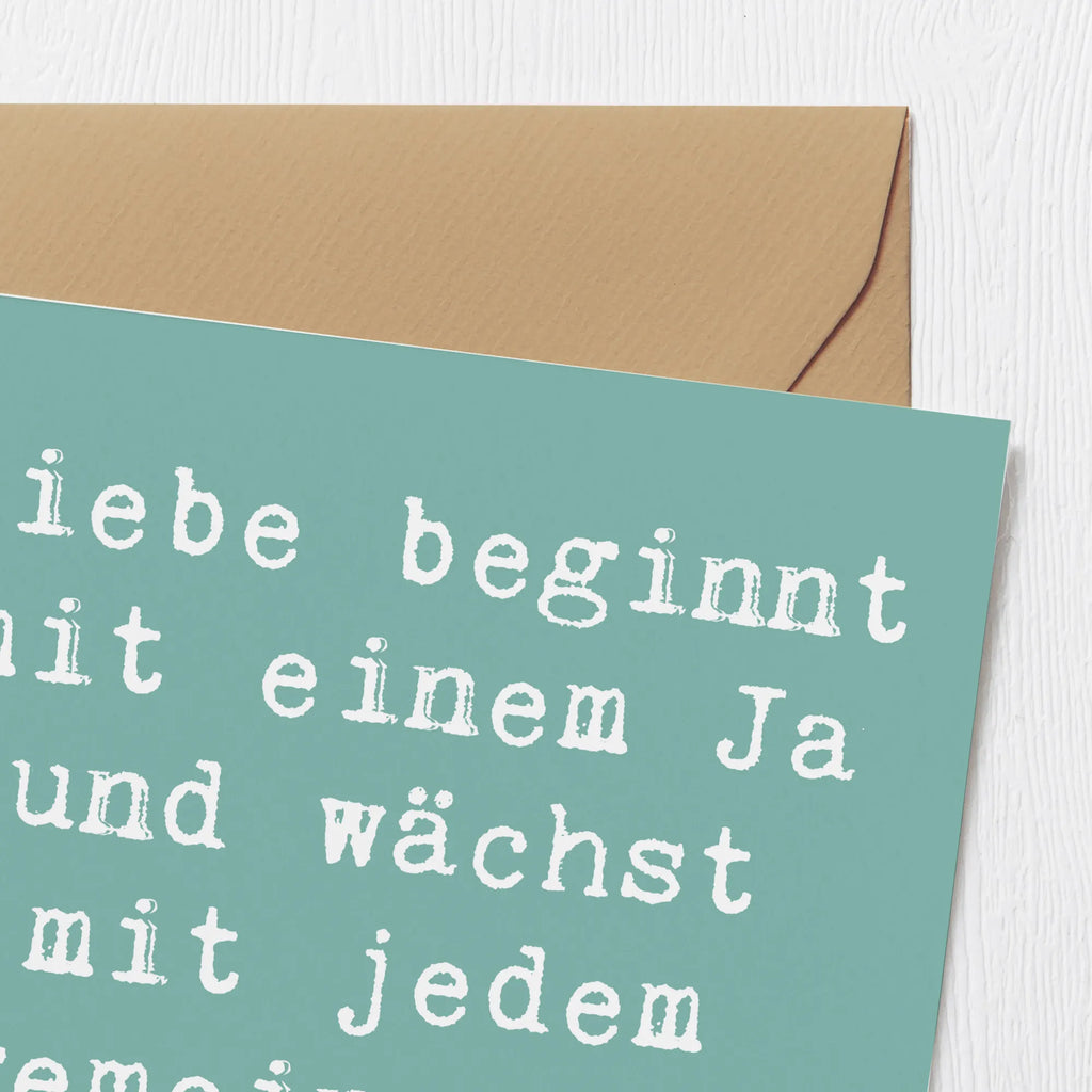 Deluxe Card Saying Liebe beginnt mit einem Ja und wächst mit jedem gemeinsamen Tag. Karte, Grußkarte, Klappkarte, Einladungskarte, Glückwunschkarte, Hochzeitskarte, Geburtstagskarte, Hochwertige Grußkarte, Hochwertige Klappkarte, Hochzeit, Hochzeitsgeschenk, Ehe, Hochzeitsfeier, Trauung, Trauungsgeschenk, Verlobungsfeier, Verlobungsgeschenk, Hochzeitsgeschenkideen, Hochzeitsgeschenke für Brautpaar