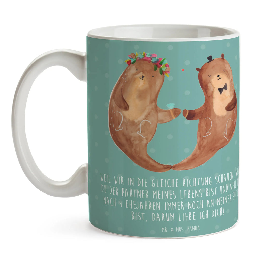 Mug Weil wir in die gleiche Richtung schauen, weil du der Partner meines Lebens bist und weil du nach 4 Ehejahren immer noch an meiner Seite bist, darum liebe ich dich! Keramiktasse, Kaffeetasse, Teetasse, Tasse, Geschenktasse, Tasse mit Motiven, Bürotasse, Porzellantasse, Tasse mit Zitaten, Hochzeit, Hochzeitsgeschenk, Ehe, Hochzeitsfeier, Trauung, Trauungsgeschenk, Hochzeitskarte, Verlobungsfeier, Verlobungsgeschenk, Hochzeitsgeschenkideen, Hochzeitsgeschenke für Brautpaar