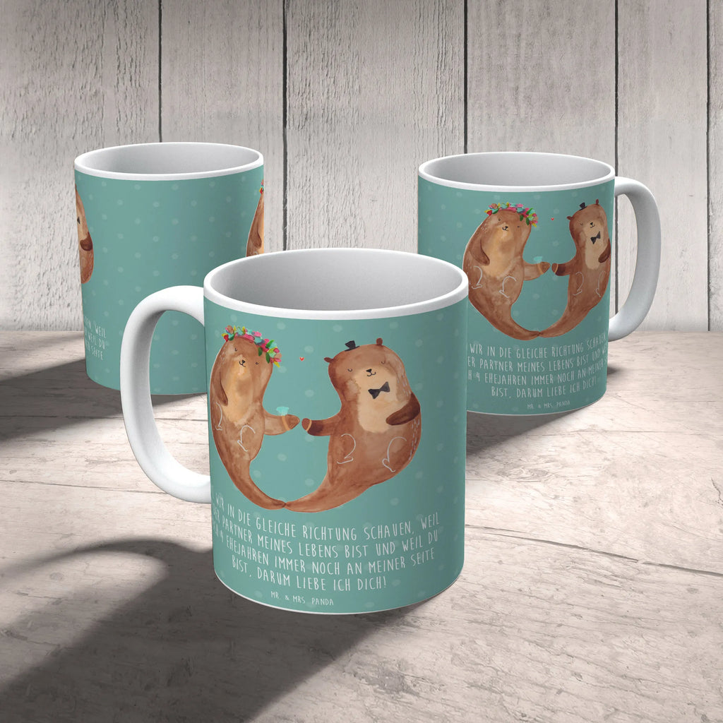 Mug Weil wir in die gleiche Richtung schauen, weil du der Partner meines Lebens bist und weil du nach 4 Ehejahren immer noch an meiner Seite bist, darum liebe ich dich! Keramiktasse, Kaffeetasse, Teetasse, Tasse, Geschenktasse, Tasse mit Motiven, Bürotasse, Porzellantasse, Tasse mit Zitaten, Hochzeit, Hochzeitsgeschenk, Ehe, Hochzeitsfeier, Trauung, Trauungsgeschenk, Hochzeitskarte, Verlobungsfeier, Verlobungsgeschenk, Hochzeitsgeschenkideen, Hochzeitsgeschenke für Brautpaar