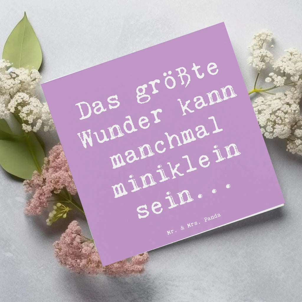 Deluxe Card Saying Das größte Wunder kann manchmal miniklein sein... weihnachtskarte, Dankeskarte, Grußkarte, Karte, Glückwunschkarte, Hochwertige Klappkarte, sprüche karten, Geschenkkarte, Einladungskarte, Geburtstagskarte, Gutscheinkarte, Hochwertige Grußkarte, Hochzeitskarte, abschiedskarte, quadratische karte, Klappkarte, lustige karten, geburtskarte, dekoration, sprüche, zitate, spruch kollektion, inspiration, motivation, lebensweisheiten, geschenkideen, wanddeko, wohnaccessoires, sprüche sammlung, schöne sprüche, glück, liebe, freude, lächeln, alltag verschönern, nachhaltige geschenke, kreativ, einzigartig, shopify, mr and mrs panda