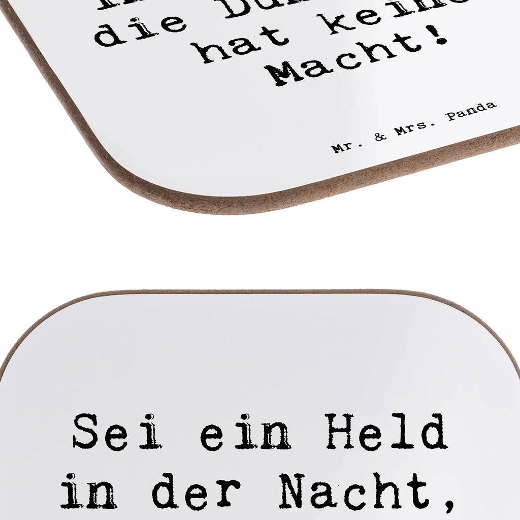Square coaster Saying Sei ein Held in der Nacht, die Dunkelheit hat keine Macht! Untersetzer Design, Glasuntersetzer, Untersetzer Holz, Untersetzer, Untersetzer für Gläser, Holzuntersetzer, Untersetzer aus Holz, Tassen Untersetzer, Bierdeckel, Untersetzer Gläser, Korkuntersetzer, Getränkeuntersetzer