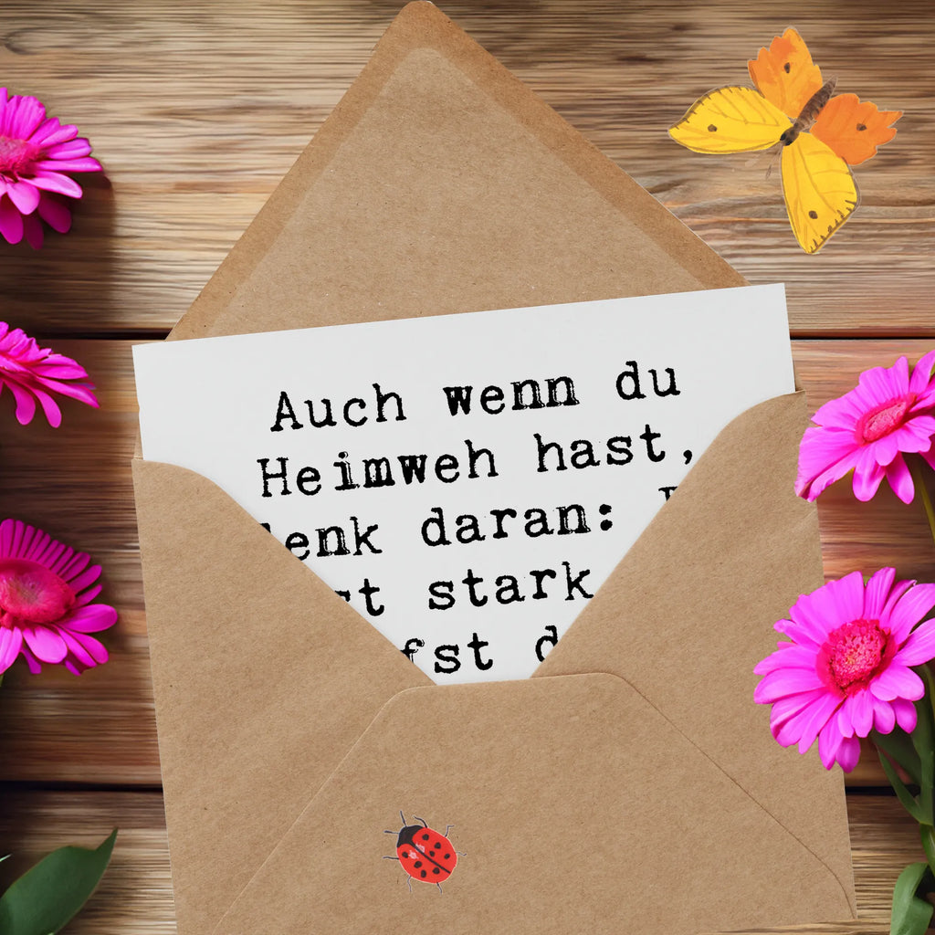 Deluxe Karte Spruch Heimweh überwinden Hochwertige Klappkarte, Klappkarte, Hochwertige Grußkarte, Karte, Hochzeitskarte, Grußkarte, Geburtstagskarte, Glückwunschkarte, Einladungskarte, sprüche, zitate, spruch kollektion, inspiration, motivation, lebensweisheiten, geschenkideen, wanddeko, wohnaccessoires, sprüche sammlung, schöne sprüche, glück, liebe, freude, lächeln, alltag verschönern, nachhaltige geschenke, dekoration, kreativ, einzigartig, shopify, mr and mrs panda