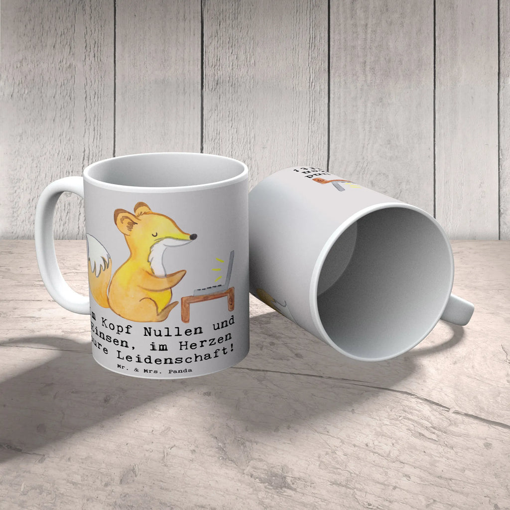 Mug Im Kopf Nullen und Einsen, im Herzen pure Leidenschaft! Bürotasse, Geschenktasse, Tasse mit Motiven, Keramiktasse, Teetasse, Tasse, Kaffeetasse, Tasse mit Zitaten, Porzellantasse, Beruf, Ausbildung, Jubiläum, Abschied, Rente, Kollege, Kollegin, Geschenk, Schenken, Arbeitskollege, Mitarbeiter, Firma, Danke, Dankeschön