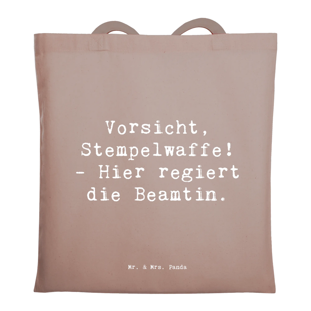 Tote bag Saying Vorsicht, Stempelwaffe! - Hier regiert die Beamtin. Strandtasche, Einkaufstasche, Einkaufstüte, Beuteltasche, Stofftasche, Beutel, Tasche, Tragetasche, Laptoptasche, Jutebeutel, Shopper, Umhängetasche, Jutetasche, Stoffbeutel, Schultertasche, Badetasche, Beruf, Ausbildung, Jubiläum, Abschied, Rente, Kollege, Kollegin, Geschenk, Schenken, Arbeitskollege, Mitarbeiter, Firma, Danke, Dankeschön