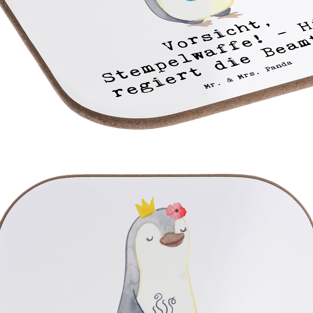 Square coaster Vorsicht, Stempelwaffe! - Hier regiert die Beamtin. Untersetzer Design, Untersetzer für Gläser, Korkuntersetzer, Tassen Untersetzer, Untersetzer Holz, Getränkeuntersetzer, Bierdeckel, Glasuntersetzer, Holzuntersetzer, Untersetzer Gläser, Untersetzer aus Holz, Untersetzer, Beruf, Ausbildung, Jubiläum, Abschied, Rente, Kollege, Kollegin, Geschenk, Schenken, Arbeitskollege, Mitarbeiter, Firma, Danke, Dankeschön