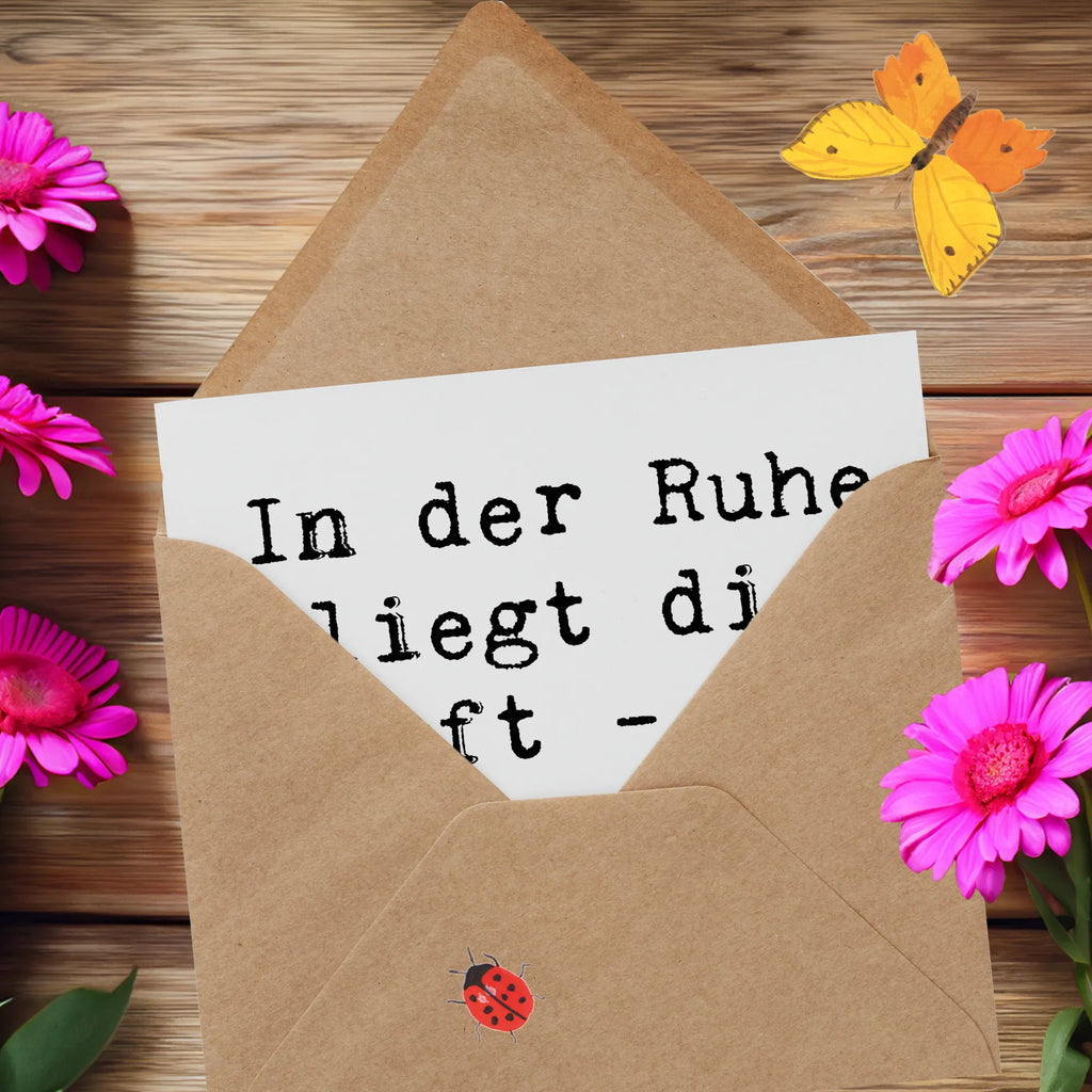 Deluxe Card Saying In der Ruhe liegt die Kraft - und im Amt der Stempel. Hochwertige Grußkarte, Hochzeitskarte, Klappkarte, Geburtstagskarte, Hochwertige Klappkarte, Grußkarte, Glückwunschkarte, Karte, Einladungskarte, Beruf, Ausbildung, Jubiläum, Abschied, Rente, Kollege, Kollegin, Geschenk, Schenken, Arbeitskollege, Mitarbeiter, Firma, Danke, Dankeschön
