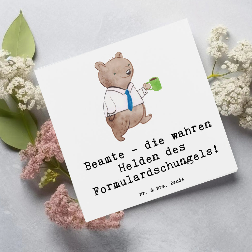 Deluxe Card Beamte - die wahren Helden des Formulardschungels! Grußkarte, Einladungskarte, Karte, Hochzeitskarte, Hochwertige Klappkarte, Hochwertige Grußkarte, Klappkarte, Glückwunschkarte, Geburtstagskarte, Beruf, Ausbildung, Jubiläum, Abschied, Rente, Kollege, Kollegin, Geschenk, Schenken, Arbeitskollege, Mitarbeiter, Firma, Danke, Dankeschön