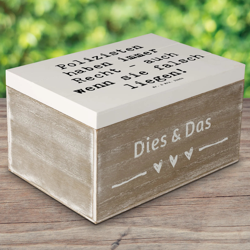 Wooden chest Saying Polizisten haben immer Recht - auch wenn sie falsch liegen! XXL, Schatulle, Holzkiste, Aufbewahrungsbox, Erinnerungskiste, Truhe, Schatzkiste, Erinnerungsbox, Geschenkbox, Dekokiste, Geschenkdose, Kiste, Beruf, Ausbildung, Jubiläum, Abschied, Rente, Kollege, Kollegin, Geschenk, Schenken, Arbeitskollege, Mitarbeiter, Firma, Danke, Dankeschön