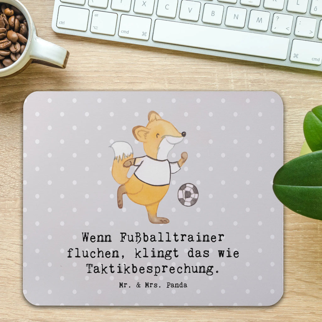 Mouse mat Wenn Fußballtrainer fluchen, klingt das wie Taktikbesprechung. Mousepad, Designer Mauspad, Mauspad Büro, Computer zubehör, PC Zubehör, Mausunterlage, Mauspad, Büroausstattung, Arbeitszimmer, Einzigartiges Mauspad, Beruf, Ausbildung, Jubiläum, Abschied, Rente, Kollege, Kollegin, Geschenk, Schenken, Arbeitskollege, Mitarbeiter, Firma, Danke, Dankeschön