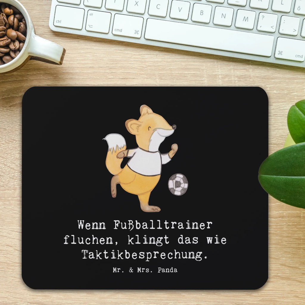 Mouse mat Wenn Fußballtrainer fluchen, klingt das wie Taktikbesprechung. Mousepad, Designer Mauspad, Mauspad Büro, Computer zubehör, PC Zubehör, Mausunterlage, Mauspad, Büroausstattung, Arbeitszimmer, Einzigartiges Mauspad, Beruf, Ausbildung, Jubiläum, Abschied, Rente, Kollege, Kollegin, Geschenk, Schenken, Arbeitskollege, Mitarbeiter, Firma, Danke, Dankeschön