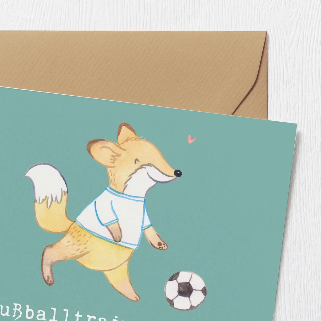 Deluxe Card Fußballtrainer: Wer braucht schon Taktik, wenn man laut genug schreien kann? Klappkarte, Einladungskarte, Hochwertige Grußkarte, Geburtstagskarte, Grußkarte, Hochwertige Klappkarte, Glückwunschkarte, Karte, Hochzeitskarte, Beruf, Ausbildung, Jubiläum, Abschied, Rente, Kollege, Kollegin, Geschenk, Schenken, Arbeitskollege, Mitarbeiter, Firma, Danke, Dankeschön