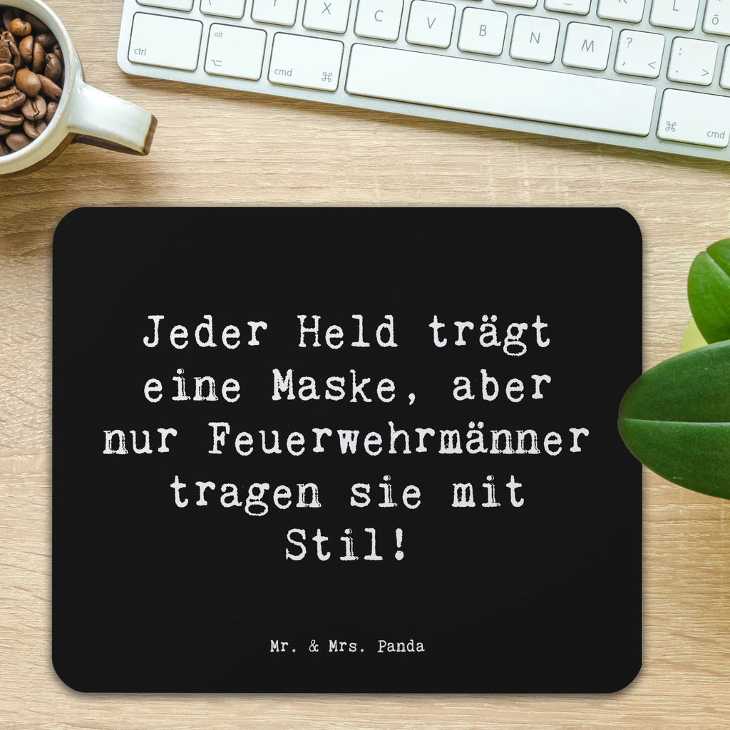 Mouse mat Saying Jeder Held trägt eine Maske, aber nur Feuerwehrmänner tragen sie mit Stil! PC Zubehör, Mauspad, Mausunterlage, Einzigartiges Mauspad, Mauspad Büro, Arbeitszimmer, Computer zubehör, Designer Mauspad, Büroausstattung, Mousepad, Beruf, Ausbildung, Jubiläum, Abschied, Rente, Kollege, Kollegin, Geschenk, Schenken, Arbeitskollege, Mitarbeiter, Firma, Danke, Dankeschön