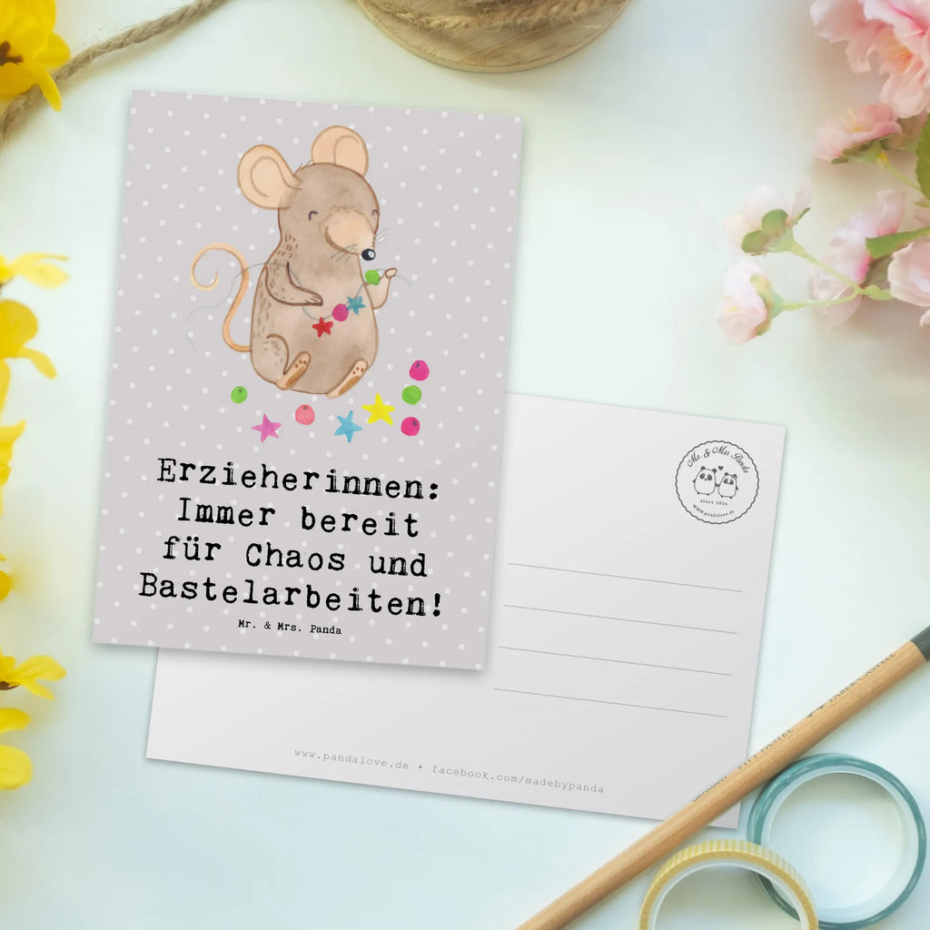 Postcard Erzieherinnen: Immer bereit für Chaos und Bastelarbeiten! Ansichtskarten, Karte, Dankeskarte, Geburtstagskarte, Ansichtskarte, Grußkarte, Einladung, Einladung Geburtstag, Einladungskarten Geburtstag, Geschenkkarte, Einladungskarte, Postkarte, Beruf, Ausbildung, Jubiläum, Abschied, Rente, Kollege, Kollegin, Geschenk, Schenken, Arbeitskollege, Mitarbeiter, Firma, Danke, Dankeschön