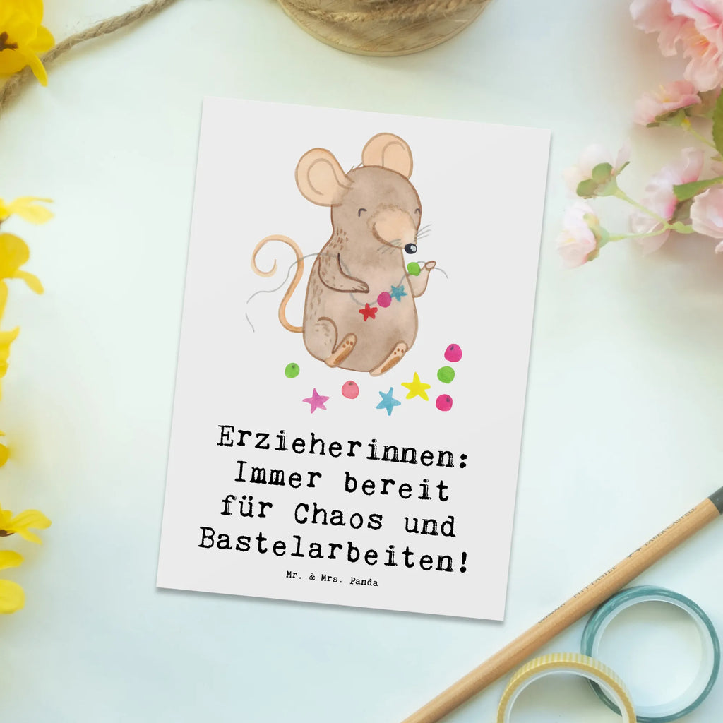 Postcard Erzieherinnen: Immer bereit für Chaos und Bastelarbeiten! Ansichtskarten, Karte, Dankeskarte, Geburtstagskarte, Ansichtskarte, Grußkarte, Einladung, Einladung Geburtstag, Einladungskarten Geburtstag, Geschenkkarte, Einladungskarte, Postkarte, Beruf, Ausbildung, Jubiläum, Abschied, Rente, Kollege, Kollegin, Geschenk, Schenken, Arbeitskollege, Mitarbeiter, Firma, Danke, Dankeschön