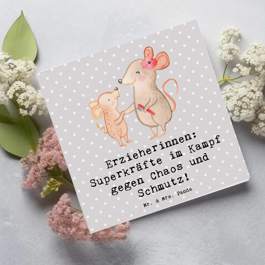 Deluxe Card Erzieherinnen: Superkräfte im Kampf gegen Chaos und Schmutz! Klappkarte, Hochwertige Klappkarte, Hochwertige Grußkarte, Geburtstagskarte, Hochzeitskarte, Glückwunschkarte, Karte, Grußkarte, Einladungskarte, Beruf, Ausbildung, Jubiläum, Abschied, Rente, Kollege, Kollegin, Geschenk, Schenken, Arbeitskollege, Mitarbeiter, Firma, Danke, Dankeschön