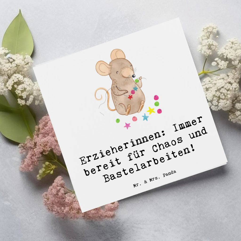 Deluxe Card Erzieherinnen: Immer bereit für Chaos und Bastelarbeiten! Hochwertige Grußkarte, Klappkarte, Glückwunschkarte, Hochzeitskarte, Grußkarte, Hochwertige Klappkarte, Geburtstagskarte, Karte, Einladungskarte, Beruf, Ausbildung, Jubiläum, Abschied, Rente, Kollege, Kollegin, Geschenk, Schenken, Arbeitskollege, Mitarbeiter, Firma, Danke, Dankeschön