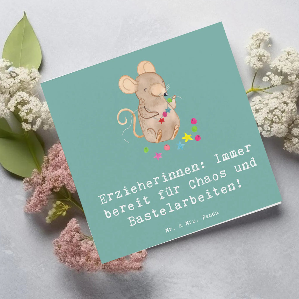 Deluxe Card Erzieherinnen: Immer bereit für Chaos und Bastelarbeiten! Hochwertige Grußkarte, Klappkarte, Glückwunschkarte, Hochzeitskarte, Grußkarte, Hochwertige Klappkarte, Geburtstagskarte, Karte, Einladungskarte, Beruf, Ausbildung, Jubiläum, Abschied, Rente, Kollege, Kollegin, Geschenk, Schenken, Arbeitskollege, Mitarbeiter, Firma, Danke, Dankeschön