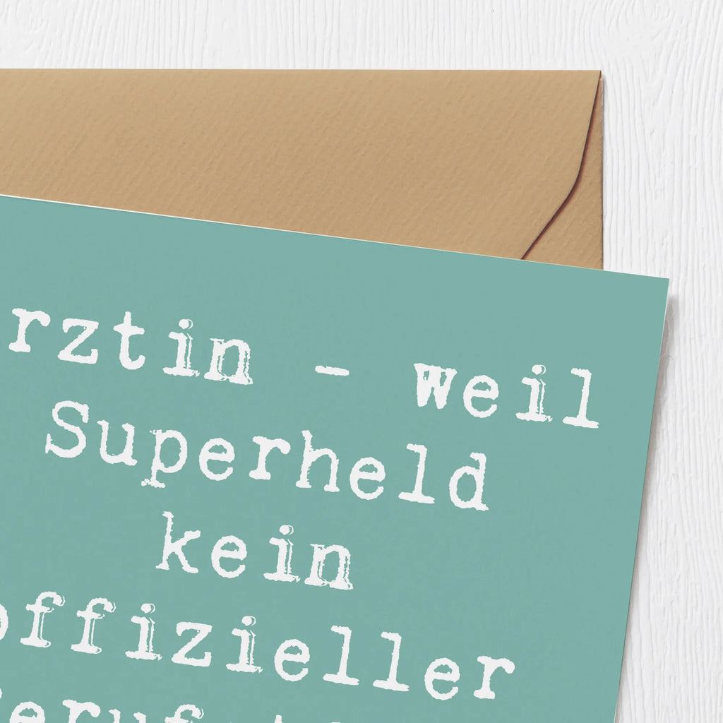 Deluxe Karte Spruch Ärztin Superheld Hochzeitskarte, Geburtstagskarte, Einladungskarte, Karte, Klappkarte, Hochwertige Grußkarte, Glückwunschkarte, Grußkarte, Hochwertige Klappkarte, Beruf, Ausbildung, Jubiläum, Abschied, Rente, Kollege, Kollegin, Geschenk, Schenken, Arbeitskollege, Mitarbeiter, Firma, Danke, Dankeschön