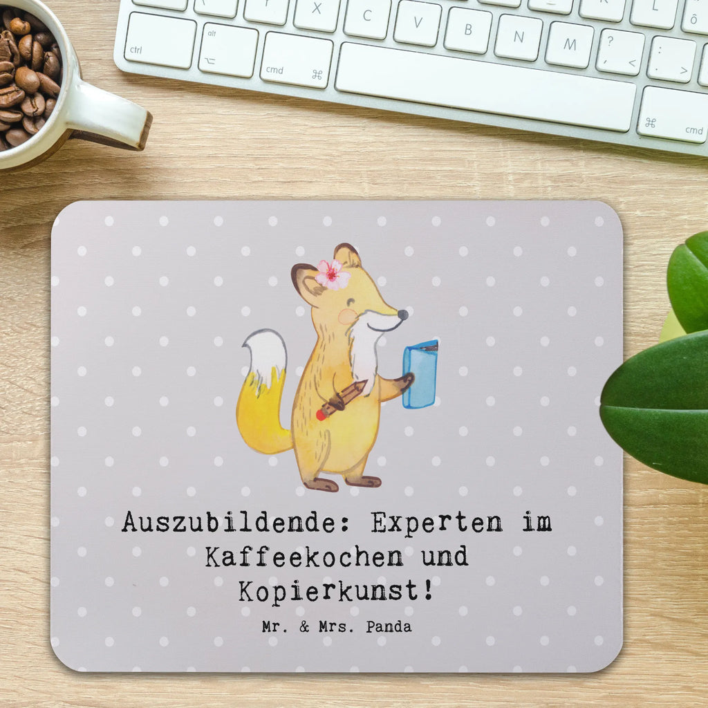 Mouse mat Auszubildende: Experten im Kaffeekochen und Kopierkunst! Arbeitszimmer, Computer zubehör, Mauspad Büro, Mousepad, Einzigartiges Mauspad, Büroausstattung, Mausunterlage, PC Zubehör, Designer Mauspad, Mauspad, Beruf, Ausbildung, Jubiläum, Abschied, Rente, Kollege, Kollegin, Geschenk, Schenken, Arbeitskollege, Mitarbeiter, Firma, Danke, Dankeschön