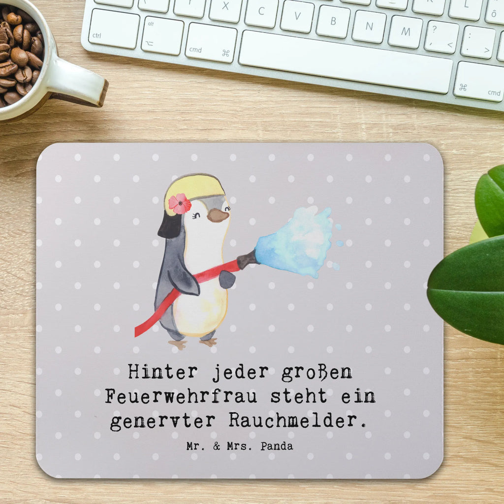 Mouse mat Hinter jeder großen Feuerwehrfrau steht ein genervter Rauchmelder. Computer zubehör, Mauspad, Mousepad, Mausunterlage, PC Zubehör, Designer Mauspad, Büroausstattung, Mauspad Büro, Einzigartiges Mauspad, Arbeitszimmer, Beruf, Ausbildung, Jubiläum, Abschied, Rente, Kollege, Kollegin, Geschenk, Schenken, Arbeitskollege, Mitarbeiter, Firma, Danke, Dankeschön