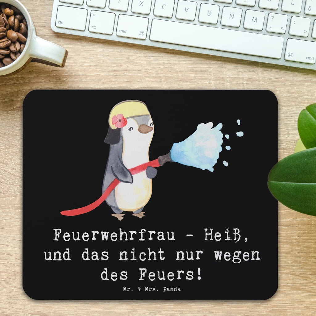 Mouse mat Feuerwehrfrau - Heiß, und das nicht nur wegen des Feuers! PC Zubehör, Designer Mauspad, Mausunterlage, Büroausstattung, Mauspad, Mauspad Büro, Einzigartiges Mauspad, Computer zubehör, Mousepad, Arbeitszimmer, Beruf, Ausbildung, Jubiläum, Abschied, Rente, Kollege, Kollegin, Geschenk, Schenken, Arbeitskollege, Mitarbeiter, Firma, Danke, Dankeschön